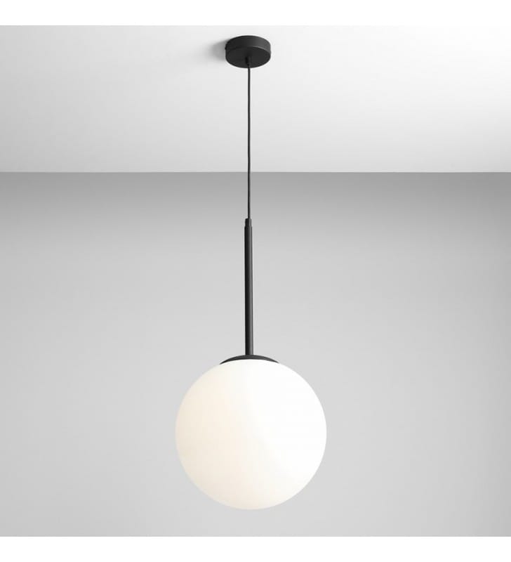 Lampa wisząca Bosso biały szklany klosz 30cm czarne wykończenie pojedyncza do kuchni salonu jadalni sypialni
