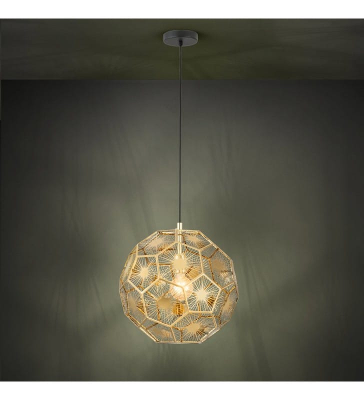 Geometryczna dekoracyjna lampa wisząca Skoura w kolorze mosiądzu czarne wykończenie 41cm do salonu